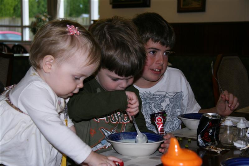 Alex_UK_Visit2008 (33)b.JPG - UK - A little "breakie" with Alex & Daniel